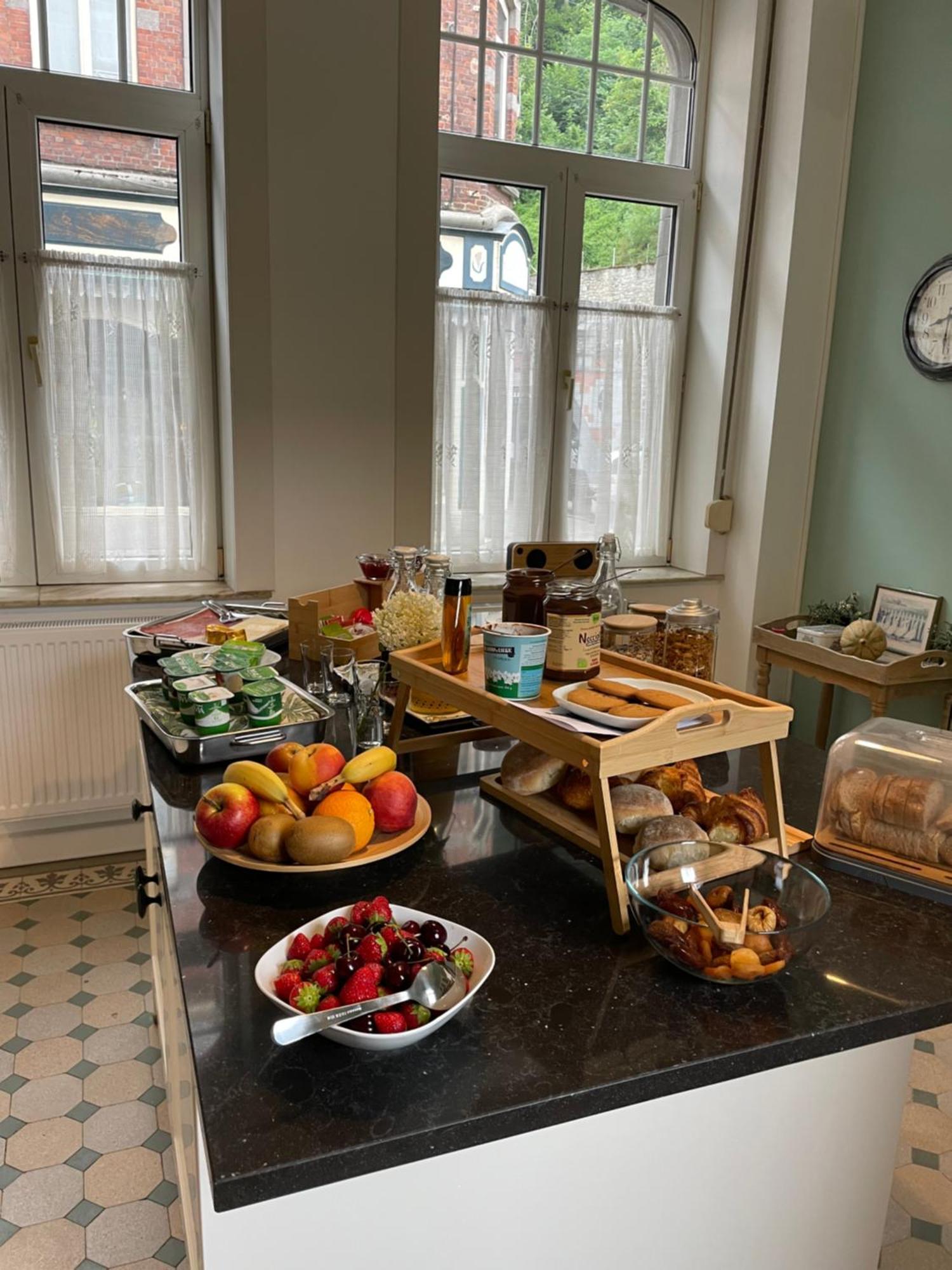 Bed and Breakfast Les Terrasses De Sax Dinant Exterior foto